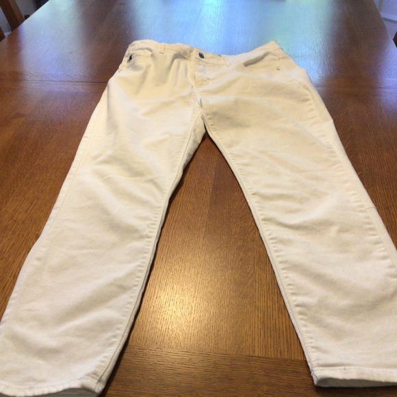 White ankle length jeans.  Great condition.  Curve appeal fit. - Picture 1 of 3